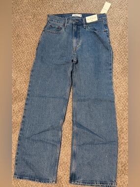 Abercrombie and Fitch Women’s High Rise 90’s Relaxed jeans